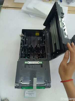 Kaset Daur Ulang Uang Ganda Hitachi UR-T dengan Penghitungan Uang Kertas Otomatis dan Kapasitas Uang Tunai Tinggi untuk ATM SR7500